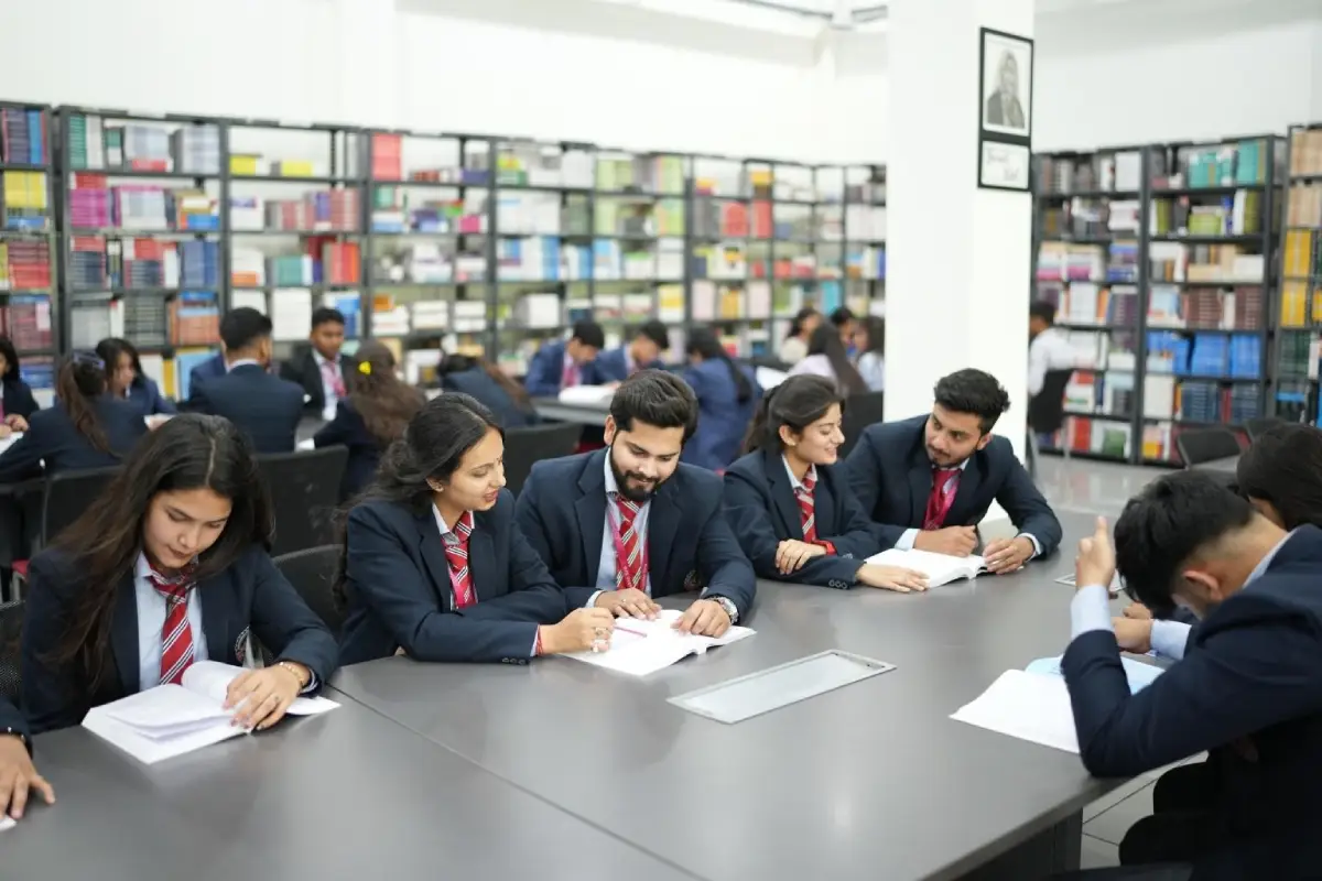 Why Choose the Best University in India for an MSc in Physics?